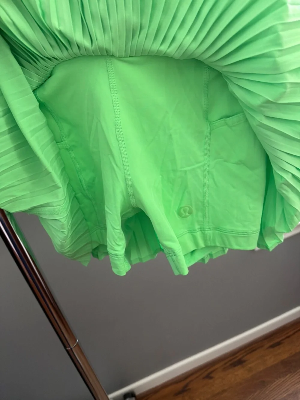 Lululemon pleated skirt - Picture 3 of 4